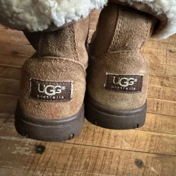 Ugg shearling lined 7 warm trendy slip on boots - Picture 4 of 6